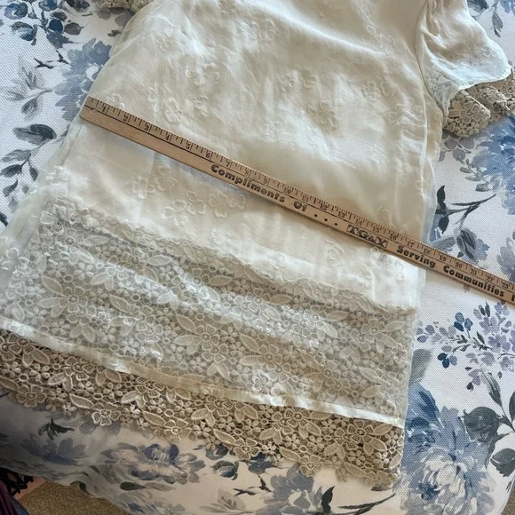 Valentino Elegant Cream Lace Blouse